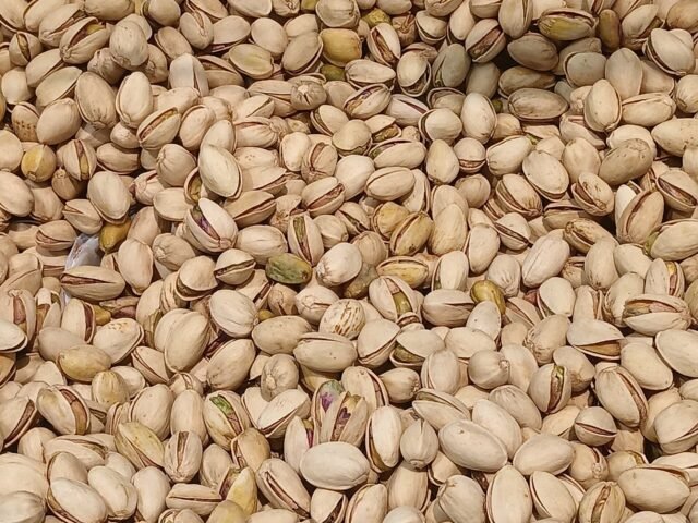 In-shell pistachio nuts in bulk